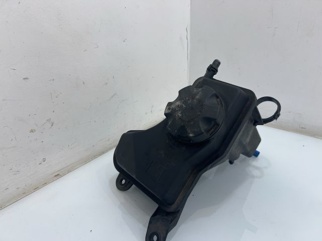 bontott BMW 3 E92 Kiegyenlítő Tartály