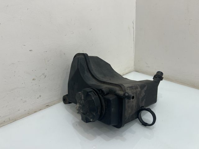 bontott BMW 3 E92 Kiegyenlítő Tartály