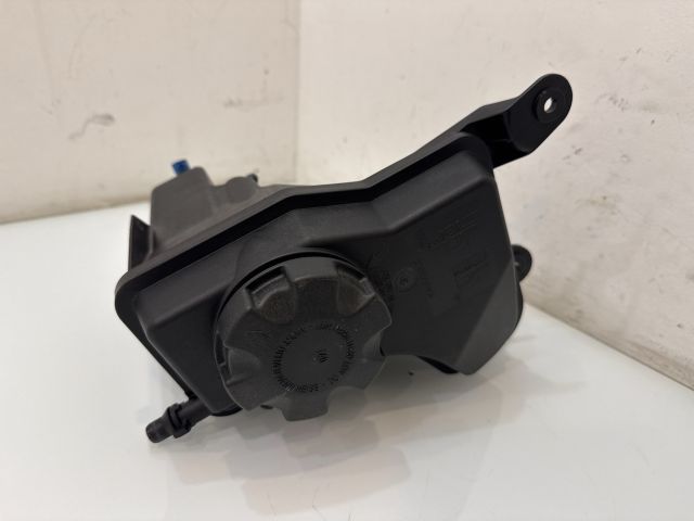 bontott BMW 3 E92 Kiegyenlítő Tartály