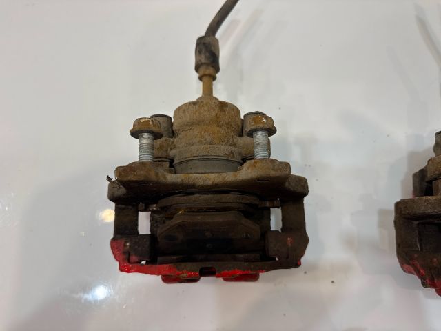 bontott BMW 3 E92 Féknyereg Munkahengerrel Szett