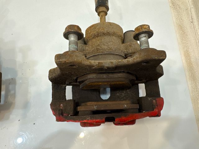 bontott BMW 3 E92 Féknyereg Munkahengerrel Szett