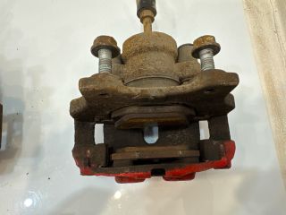 bontott BMW 3 E92 Féknyereg Munkahengerrel Szett