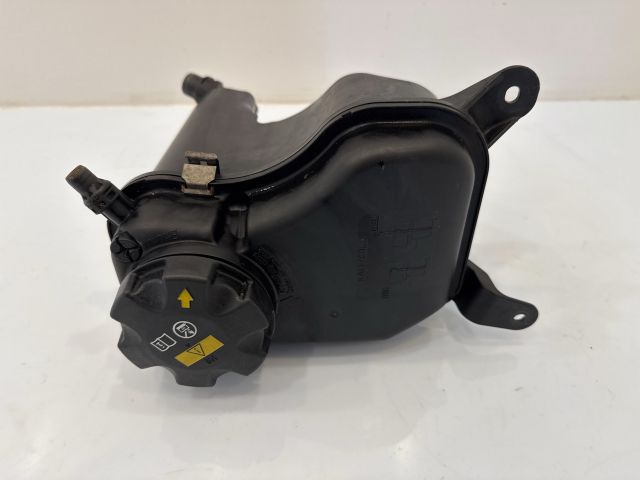 bontott BMW 3 E92 Kiegyenlítő Tartály