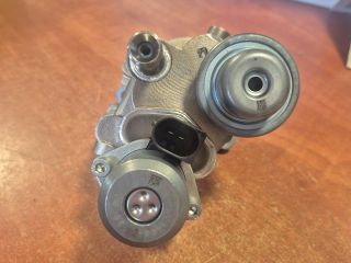 bontott BMW 3 E92 Nagynyomású Szivattyú