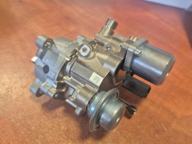 bontott BMW 3 E92 Nagynyomású Szivattyú