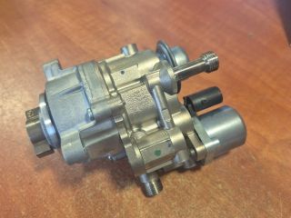 bontott BMW 3 E92 Nagynyomású Szivattyú