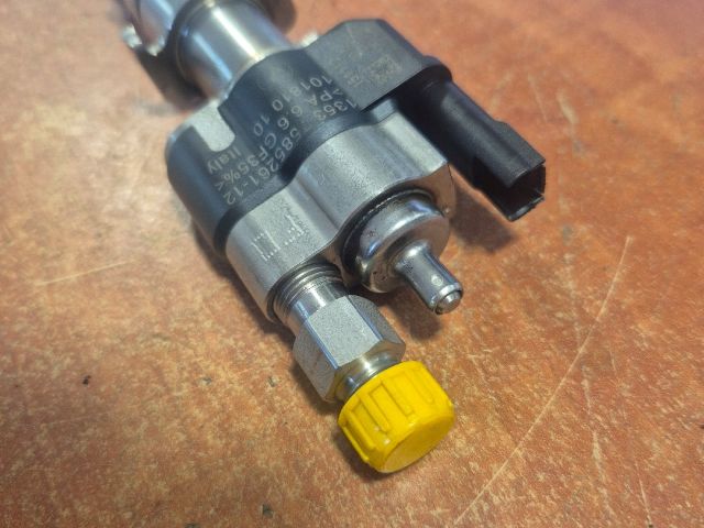 bontott BMW 3 E92 Porlasztó (1 db)