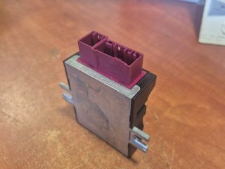 bontott BMW 3 E92 Üzemanyag Szivattyú Relé