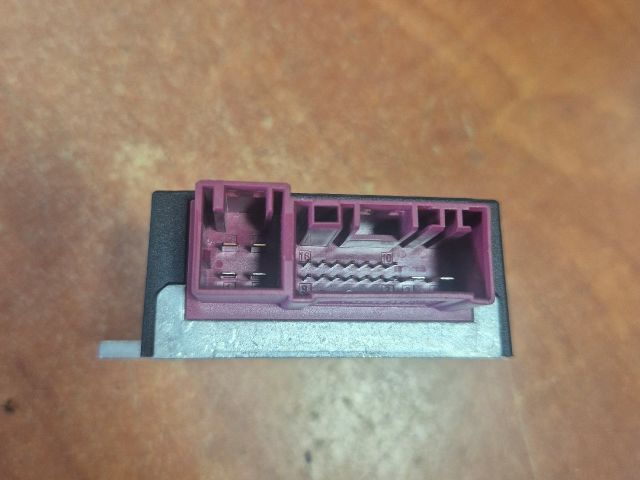 bontott BMW 3 E92 Üzemanyag Szivattyú Relé