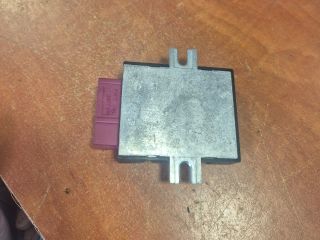 bontott BMW 3 E92 Üzemanyag Szivattyú Relé