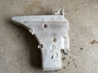 bontott BMW 3 E92 Ablakmosó Tartály