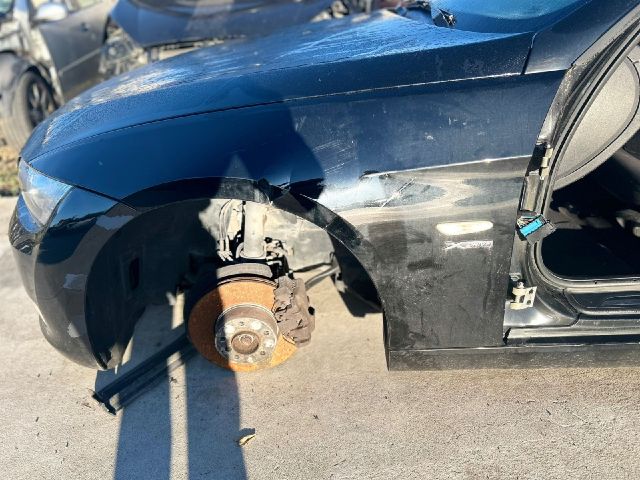 bontott BMW 3 E92 Bal első Sárvédő