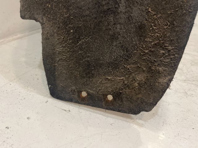 bontott BMW 3 E92 Bal hátsó Dobbetét (Kerékjárati, Műanyag)