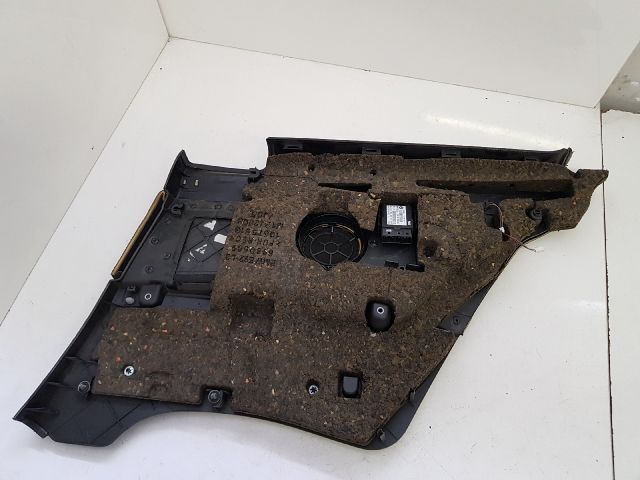 bontott BMW 3 E92 Bal Oldalkárpit (2-3 ajtóshoz hátra)