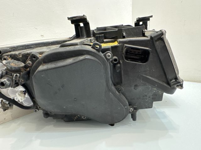 bontott BMW 3 E92 Bal Xenon Fényszóró