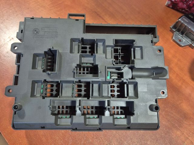 bontott BMW 3 E92 Biztosítéktábla Utastér