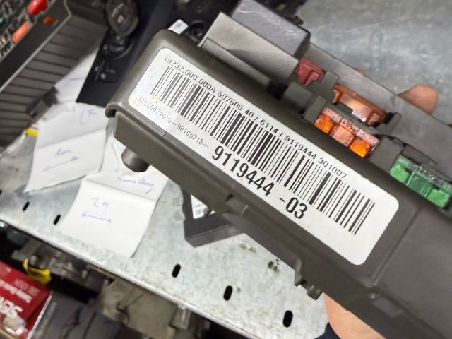 bontott BMW 3 E92 Biztosítéktábla Utastér