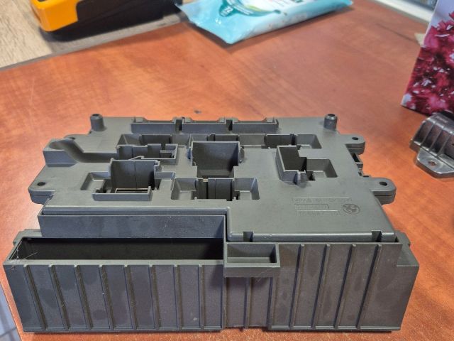 bontott BMW 3 E92 Biztosítéktábla Utastér