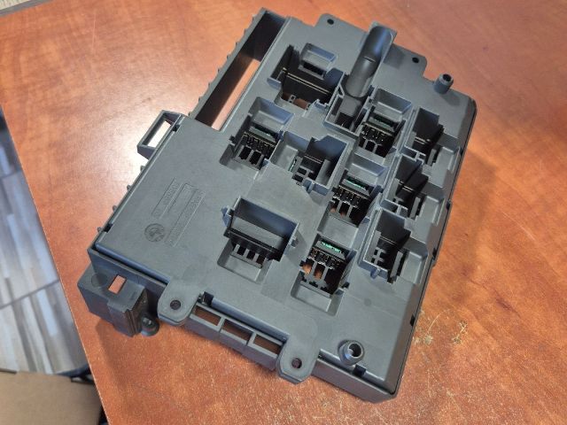 bontott BMW 3 E92 Biztosítéktábla Utastér