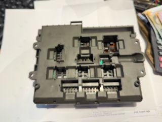 bontott BMW 3 E92 Biztosítéktábla Utastér