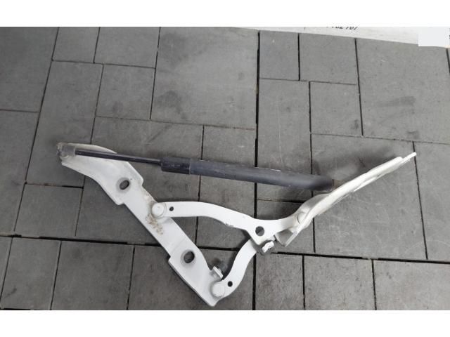 bontott BMW 3 E92 Csomagtérajtó Bal Zsanér