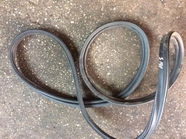 bontott BMW 3 E92 Csomagtérajtó Gumikéder