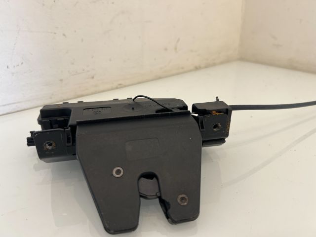 bontott BMW 3 E92 Csomagtérajtó Zárszerkezet