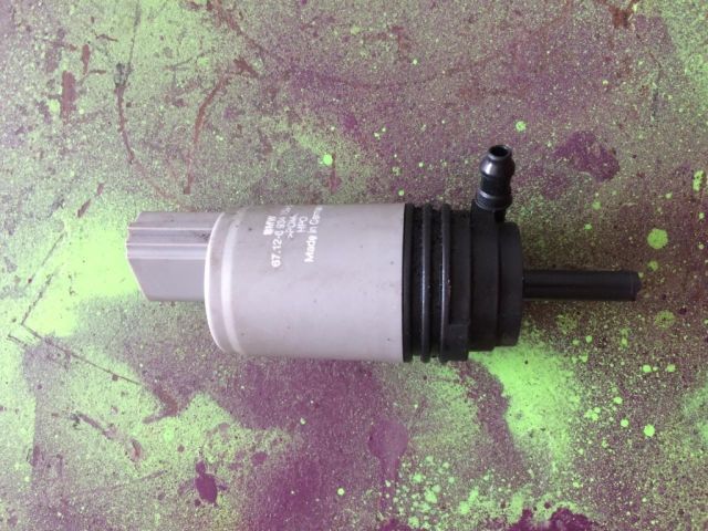 bontott BMW 3 E92 Első Ablakmosó Szivattyú