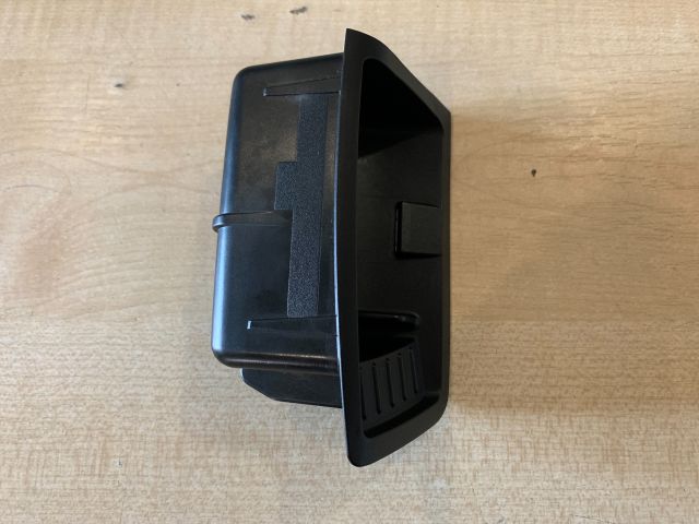 bontott BMW 3 E92 Első Hamutartó