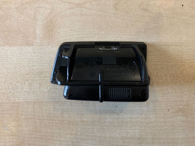 bontott BMW 3 E92 Első Hamutartó