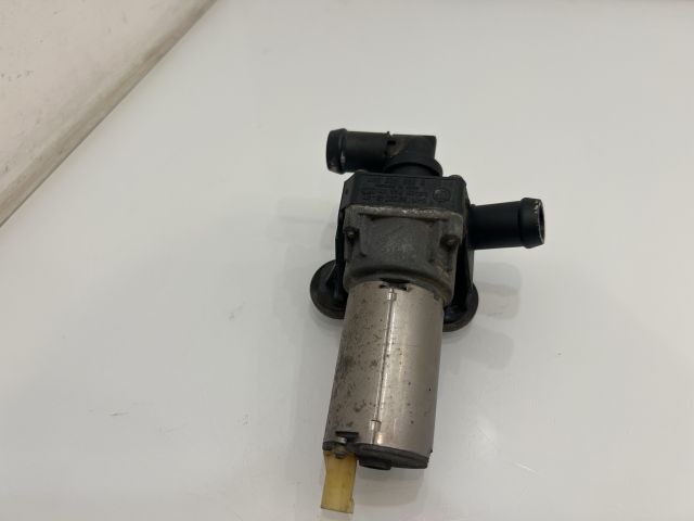 bontott BMW 3 E92 Fűtéscsap