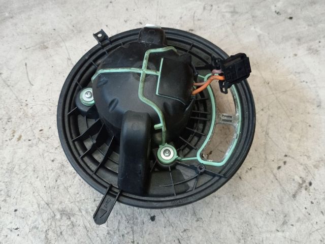 bontott BMW 3 E92 Fűtőmotor (Klímás)