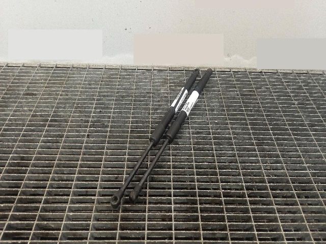 bontott BMW 3 E92 Gázrugós Kitámasztó Teleszkóp Motorháztető