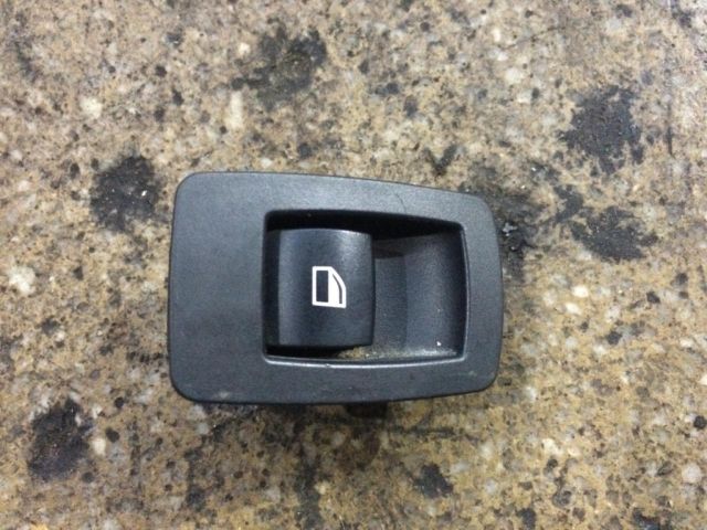 bontott BMW 3 E92 Jobb első Ablakemelő Kapcsoló