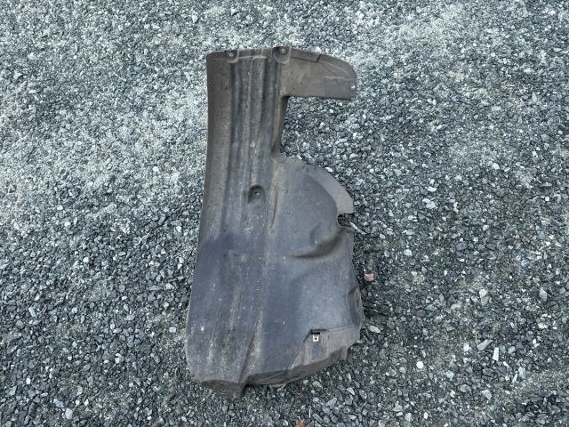 bontott BMW 3 E92 Jobb első Hátsó Dobbetét (Kerékjárati, Műanyag)