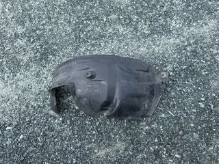 bontott BMW 3 E92 Jobb első Hátsó Dobbetét (Kerékjárati, Műanyag)