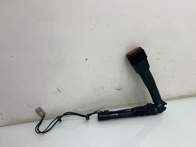 bontott BMW 3 E92 Jobb első Övfeszítő