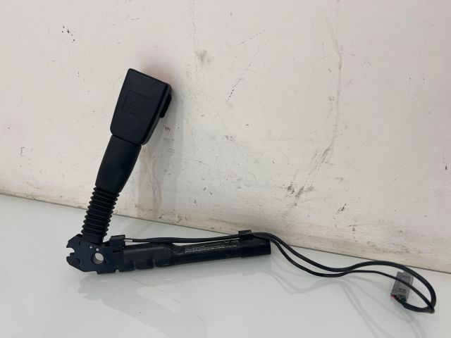 bontott BMW 3 E92 Jobb első Övfeszítő