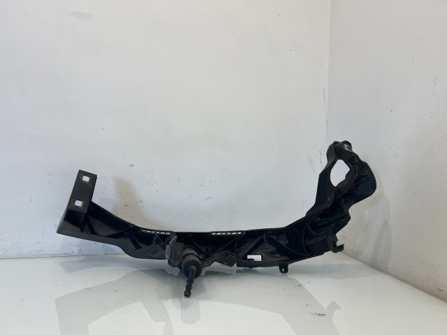 bontott BMW 3 E92 Jobb Fényszóró Tartó