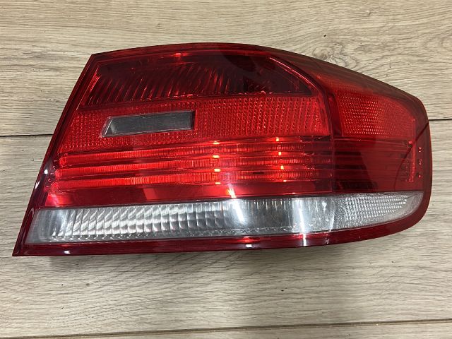 bontott BMW 3 E92 Jobb Külső Hátsó Lámpa