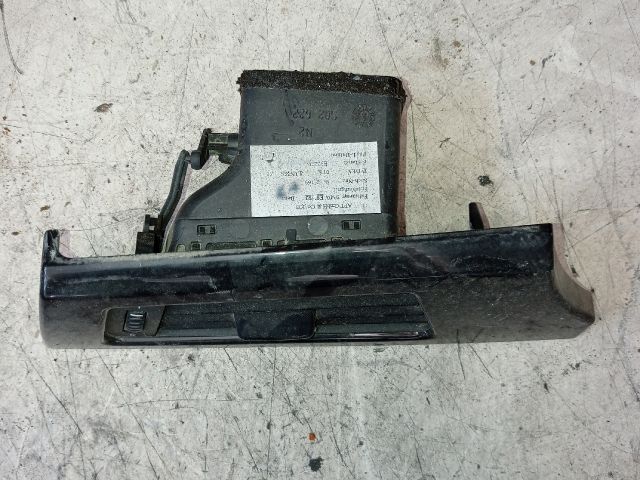 bontott BMW 3 E92 Jobb Szellőző