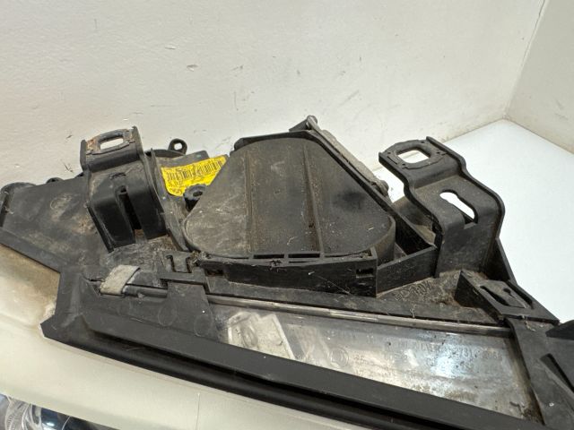 bontott BMW 3 E92 Jobb Xenon Fényszóró