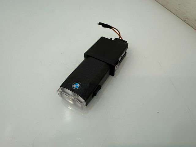 bontott BMW 3 E92 Kesztyűtartó Világítás