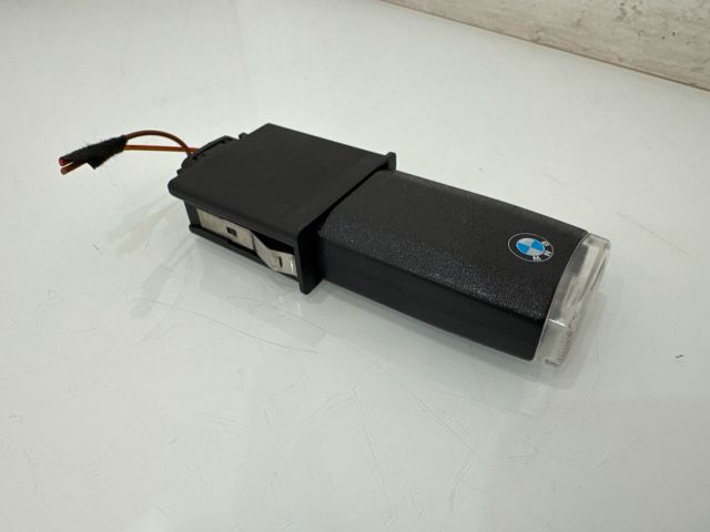 bontott BMW 3 E92 Kesztyűtartó Világítás