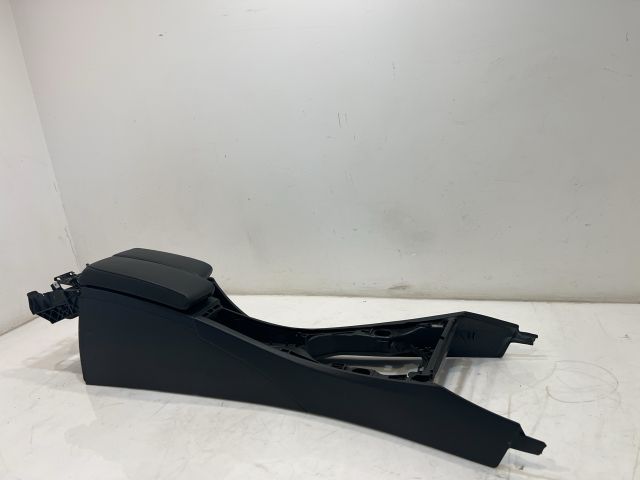 bontott BMW 3 E92 Könyöklő