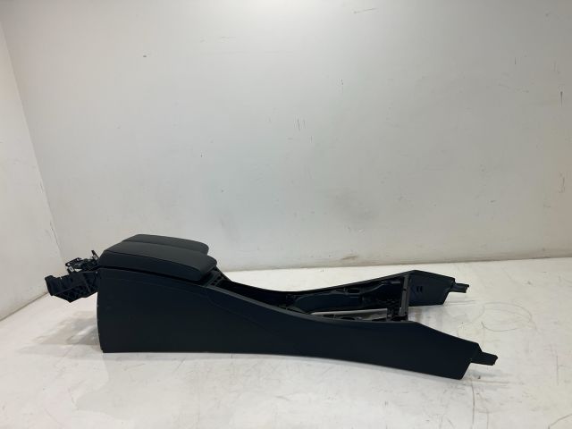 bontott BMW 3 E92 Könyöklő