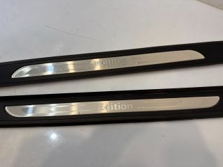 bontott BMW 3 E92 Küszöb Díszléc Szett