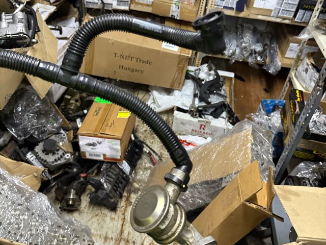 bontott BMW 3 E92 Szívósor Állító Vákuumszelep