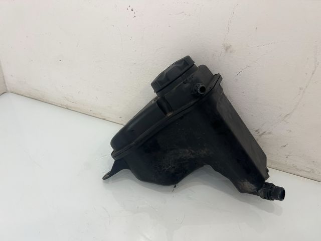 bontott BMW 3 E93 Kiegyenlítő Tartály