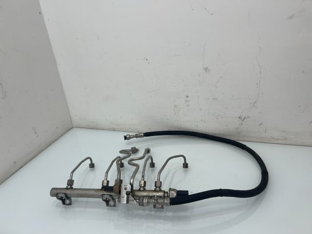 bontott BMW 3 E93 Nagynyomású Üzemanyag Gyűjtőcső